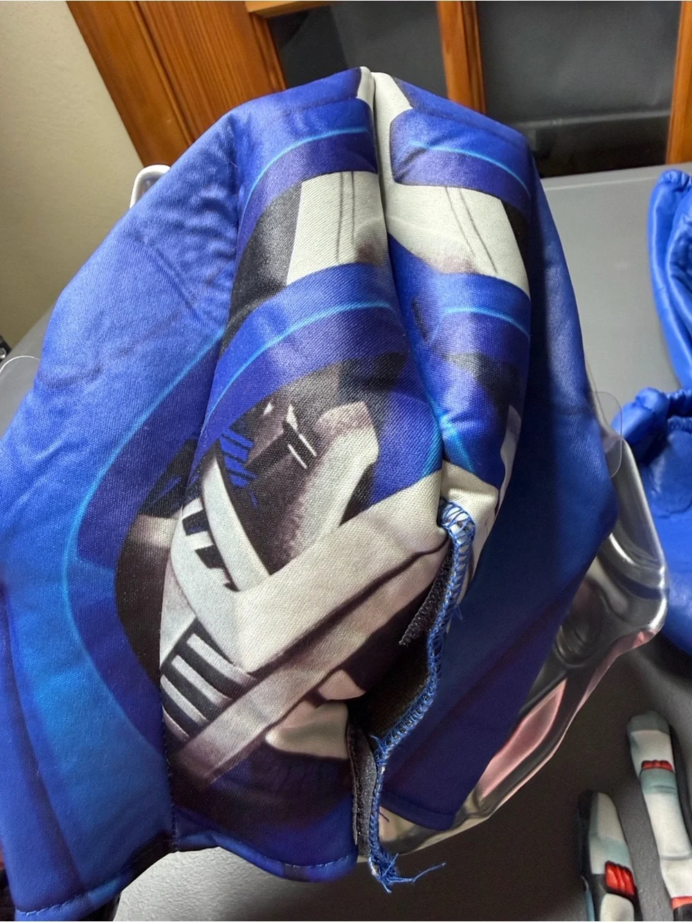 Kid’s Transformers Optimus Prime Costume. Size: 7-8